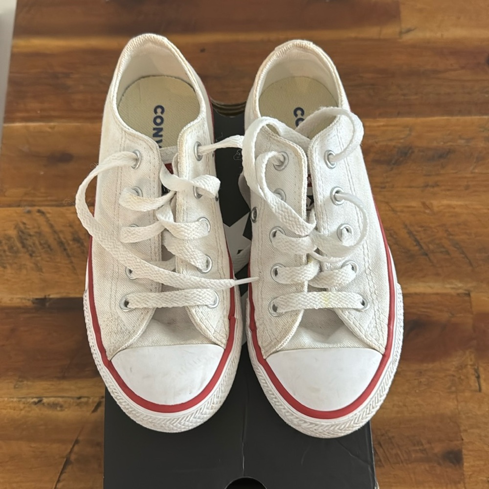 Converse chuck taylor all star low top kids sz 12